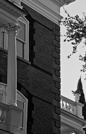 Calhoun Mansion Edge